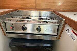 2010 Catalina 309 thumbnail 30