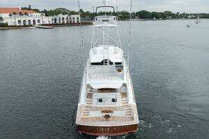 2017 Viking 92 Enclosed Bridge thumbnail 5