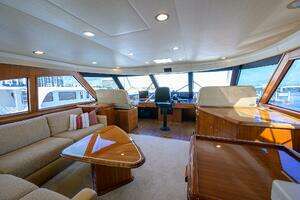 2017 Viking 92 Enclosed Bridge thumbnail 14