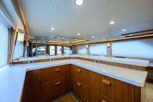 2017 Viking 92 Enclosed Bridge thumbnail 41