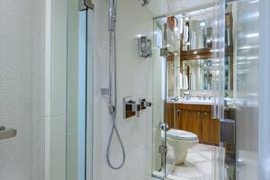 Viking  92 SPECULATOR - Master Stateroom Ensuite Head