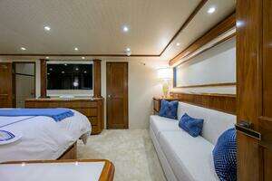 2017 Viking 92 Enclosed Bridge thumbnail 47