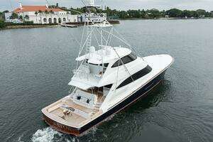 2017 Viking 92 Enclosed Bridge thumbnail 4