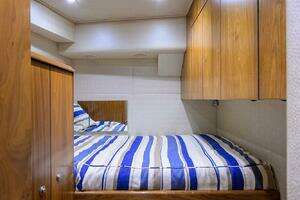 2017 Viking 92 Enclosed Bridge thumbnail 75