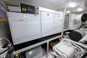 Viking  92 SPECULATOR - Engine Room