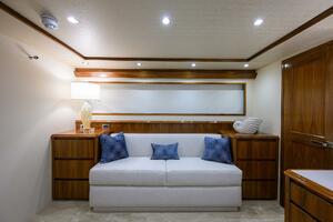 Viking  92 SPECULATOR - Master Stateroom