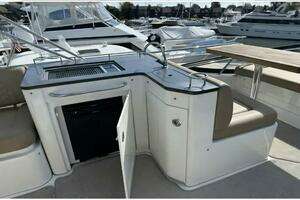 2017 Sea Ray 51 Fly thumbnail 17