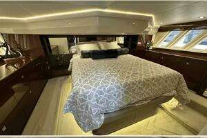 2017 Sea Ray 51 Fly thumbnail 11