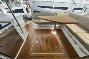 2017 Sea Ray 51 Fly thumbnail 7