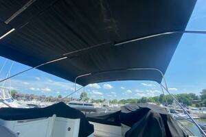 2017 Sea Ray 51 Fly thumbnail 16
