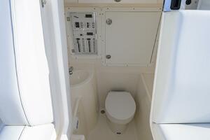 REEL CRAFT 34ft SeaVee Yacht For Sale