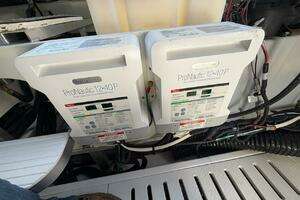 2023 Sea Ray 320 Outboard thumbnail 47
