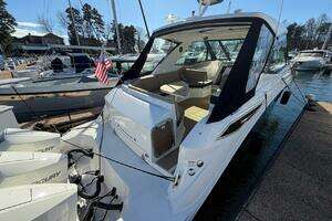 2023 Sea Ray 320 Outboard thumbnail 13