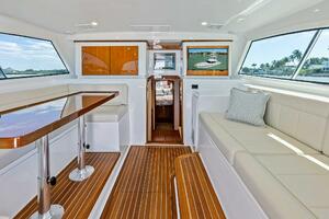 2022 Viking 46 Billfish IRISH BEAUTE Salon