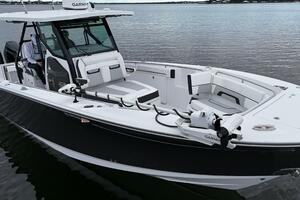 TOKYO COWBOY 33ft Blackfin Yacht For Sale