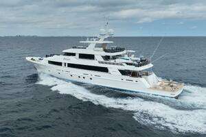 2010 Westport Superyacht thumbnail 11