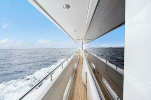 2010 Westport Superyacht thumbnail 34