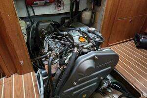 2007 Hunter 44 Deck Saloon thumbnail 14