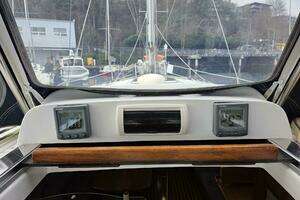 2007 Hunter 44 Deck Saloon thumbnail 12