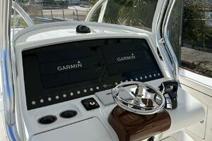 LOW KEY 33ft Valhalla Boatworks Yacht For Sale