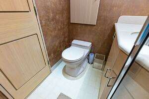 1997 Westship Raised Pilothouse Motor Yacht thumbnail 43