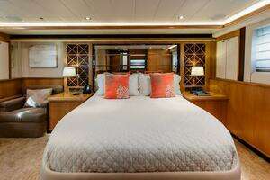 2010 Horizon Enclosed Pilothouse thumbnail 36