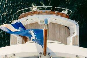 2010 Horizon Enclosed Pilothouse thumbnail 12