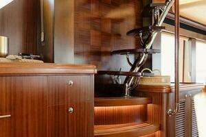2010 Horizon Enclosed Pilothouse thumbnail 29