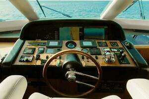 2010 Horizon Enclosed Pilothouse thumbnail 32