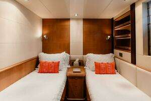 2010 Horizon Enclosed Pilothouse thumbnail 43