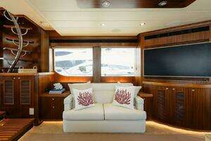 2010 Horizon Enclosed Pilothouse thumbnail 28