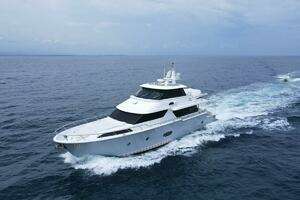 2010 Horizon Enclosed Pilothouse thumbnail 4