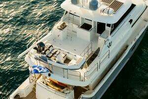 2010 Horizon Enclosed Pilothouse thumbnail 11