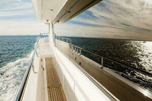 2010 Horizon Enclosed Pilothouse thumbnail 14