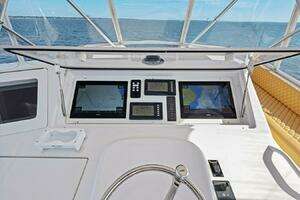 2001 Viking Sportfish thumbnail 21