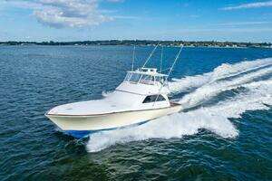 2001 Viking Sportfish thumbnail 2