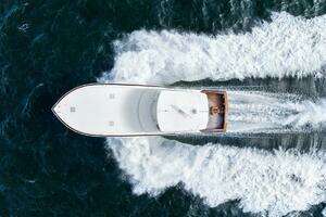 2001 Viking Sportfish thumbnail 4