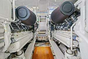2001 Viking Sportfish thumbnail 43