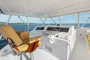 2001 Viking Sportfish thumbnail 20