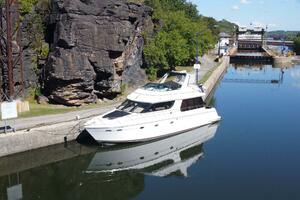 Isla Swintono 53ft Carver Yacht For Sale