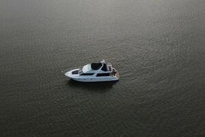 Isla Swintono 53ft Carver Yacht For Sale