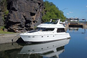 Isla Swintono 53ft Carver Yacht For Sale