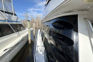 Isla Swintono 53ft Carver Yacht For Sale