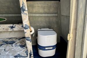 1999 Sea Ray 215 Express Cruiser thumbnail 50
