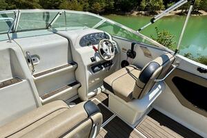 1999 Sea Ray 215 Express Cruiser thumbnail 26