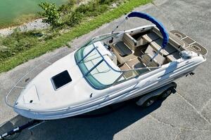 1999 Sea Ray 215 Express Cruiser thumbnail 9