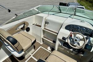 1999 Sea Ray 215 Express Cruiser thumbnail 33