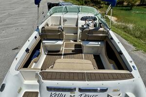 1999 Sea Ray 215 Express Cruiser thumbnail 23