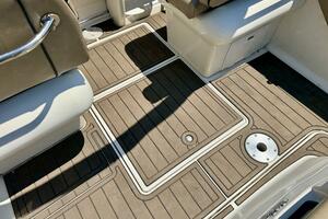 1999 Sea Ray 215 Express Cruiser thumbnail 34