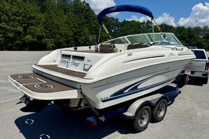 1999 Sea Ray 215 Express Cruiser thumbnail 14
